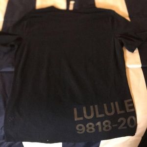 Lululemon T-Shirt